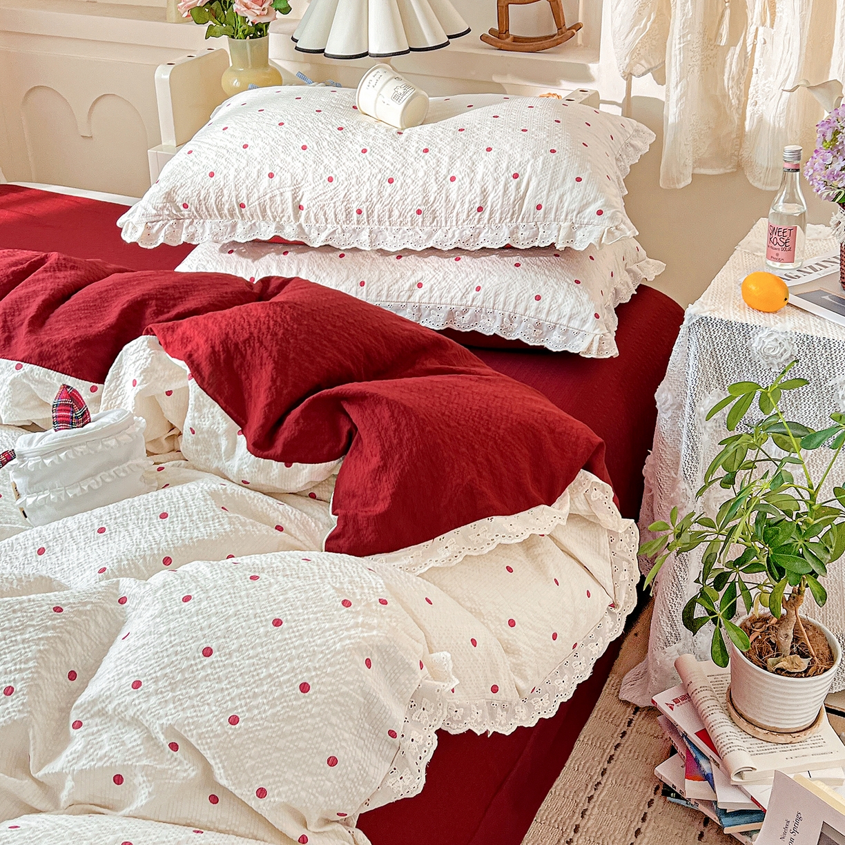 91家纺网 家纺一手货源 找家纺 瑞禾家纺 2026新款泡芙纱花边四件套 红啵啵