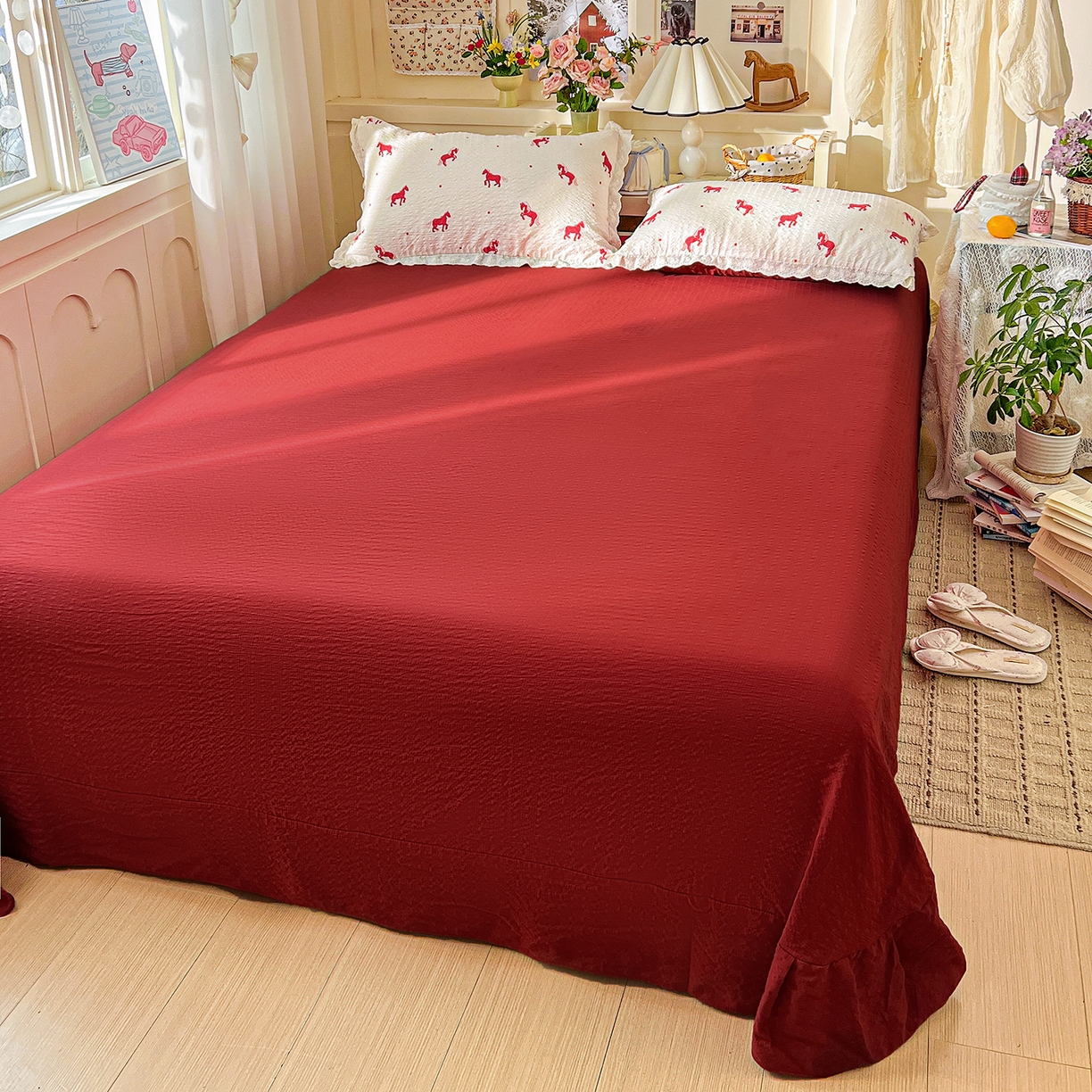 91家纺网 家纺一手货源 找家纺 瑞禾家纺 2026新款泡芙纱花边四件套 红色小马