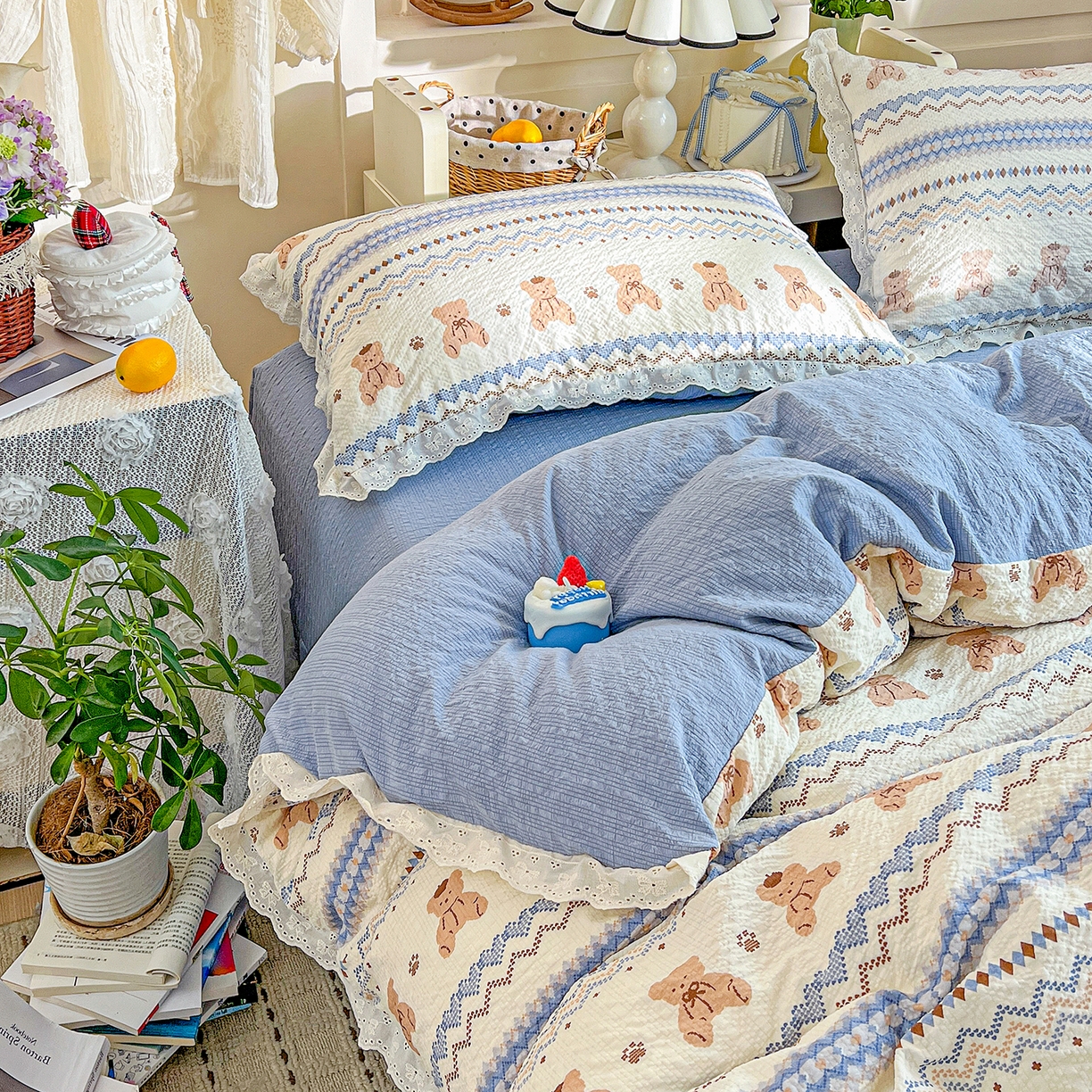 91家纺网 家纺一手货源 找家纺 瑞禾家纺 2026新款泡芙纱花边四件套 萌趣小熊