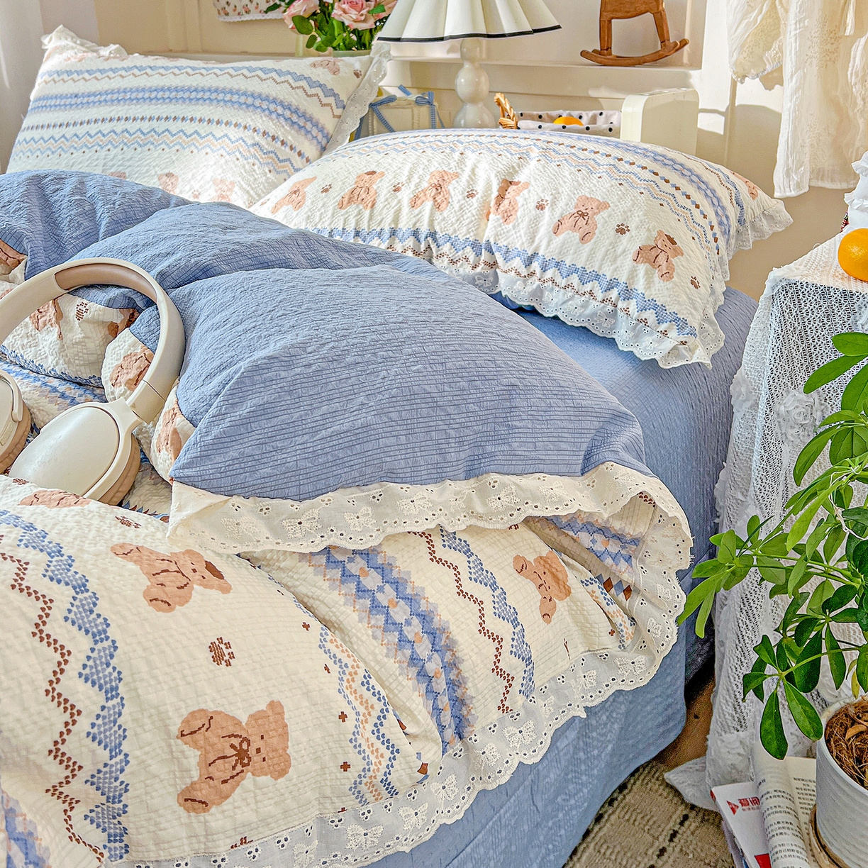 91家纺网 家纺一手货源 找家纺 瑞禾家纺 2026新款泡芙纱花边四件套 萌趣小熊