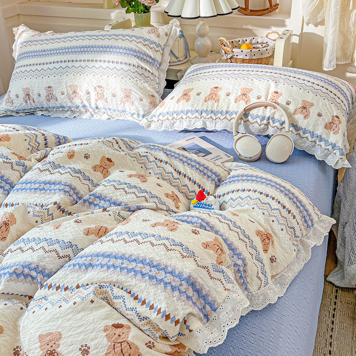 91家纺网 家纺一手货源 找家纺 瑞禾家纺 2026新款泡芙纱花边四件套 萌趣小熊