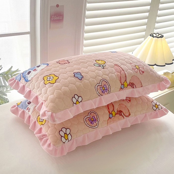 91家纺网 家纺一手货源 找家纺 莉迪娅 2026新款法兰绒花边枕套牛奶绒枕套韩版枕套 萌萌兔