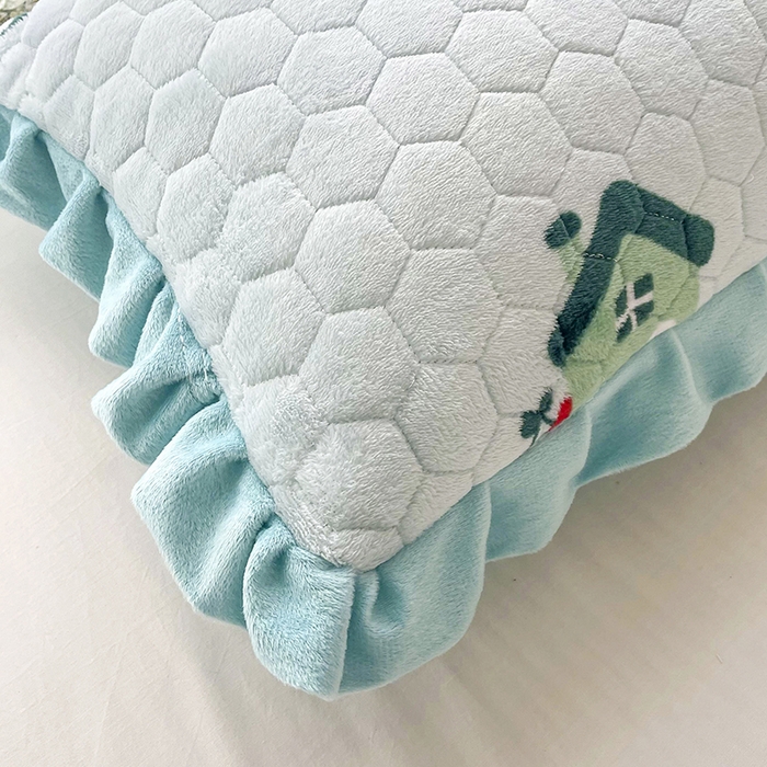 91家纺网 家纺一手货源 找家纺 莉迪娅 2026新款法兰绒花边枕套牛奶绒枕套韩版枕套 恐龙家园