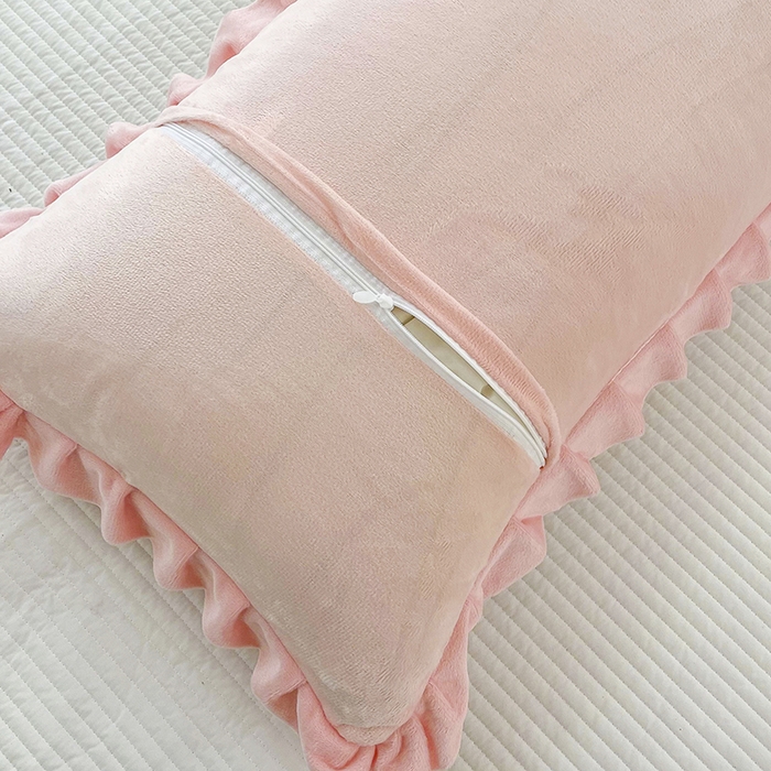 91家纺网 家纺一手货源 找家纺 莉迪娅 2026新款法兰绒花边枕套牛奶绒枕套韩版枕套 樱桃粉