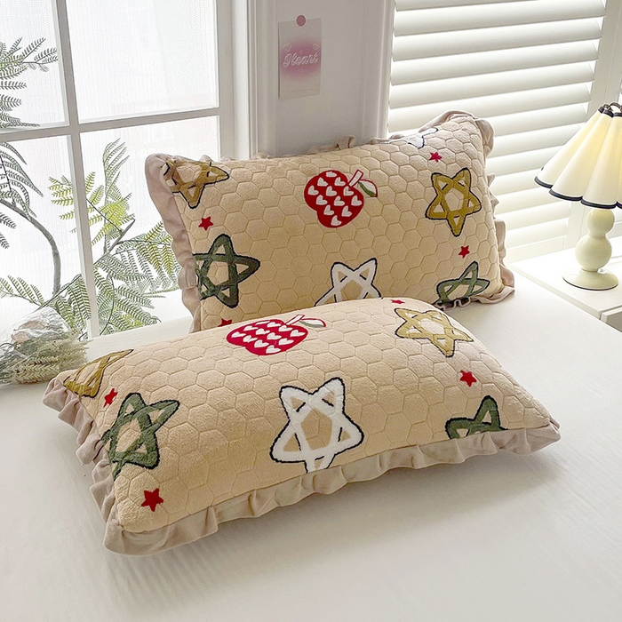 91家纺网 家纺一手货源 找家纺 莉迪娅 2026新款法兰绒花边枕套牛奶绒枕套韩版枕套 看星星