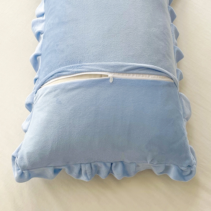 91家纺网 家纺一手货源 找家纺 莉迪娅 2026新款法兰绒花边枕套牛奶绒枕套韩版枕套 花与草蓝色