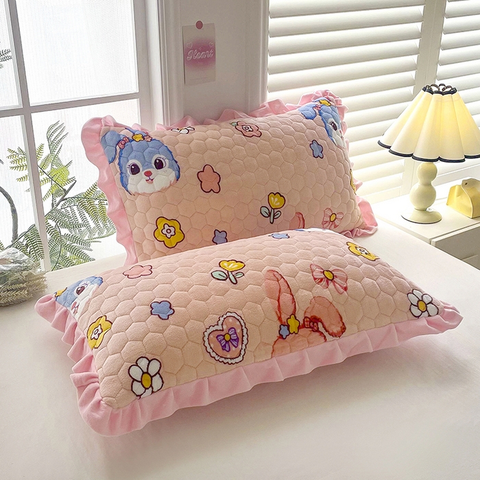 91家纺网 家纺一手货源 找家纺 莉迪娅 2026新款法兰绒花边枕套牛奶绒枕套韩版枕套 萌萌兔