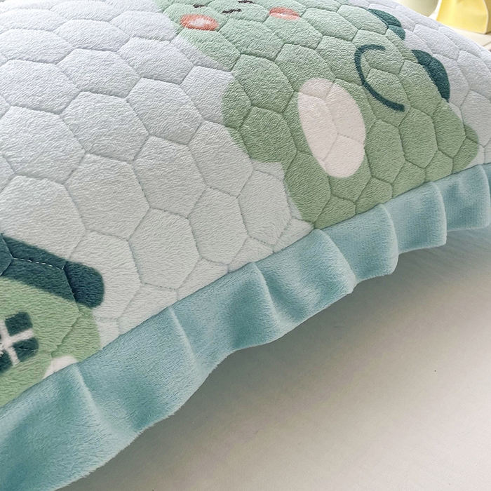 91家纺网 家纺一手货源 找家纺 莉迪娅 2026新款法兰绒花边枕套牛奶绒枕套韩版枕套 恐龙家园