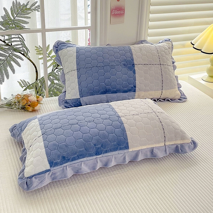 91家纺网 家纺一手货源 找家纺 莉迪娅 2026新款法兰绒花边枕套牛奶绒枕套韩版枕套 大格调