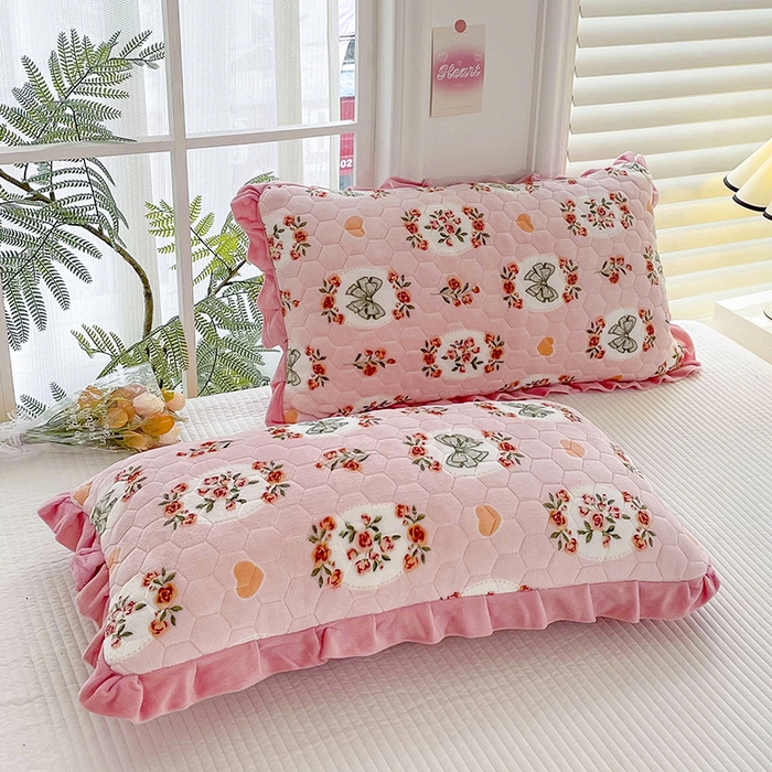 91家纺网 家纺一手货源 找家纺 莉迪娅 2026新款法兰绒花边枕套牛奶绒枕套韩版枕套 蝴蝶结