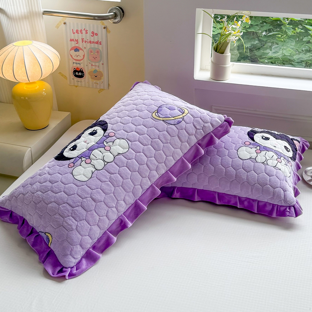 91家纺网 家纺一手货源 找家纺 莉迪娅 2026新款法兰绒花边枕套牛奶绒枕套韩版枕套 快乐宝贝紫