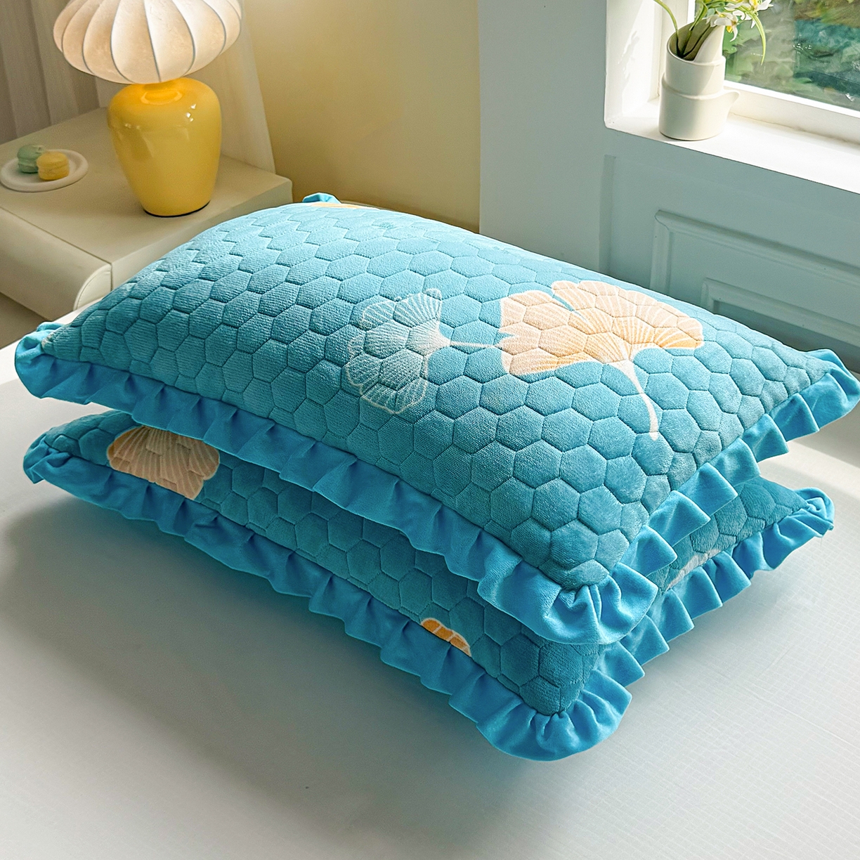 91家纺网 家纺一手货源 找家纺 莉迪娅 2026新款法兰绒花边枕套牛奶绒枕套韩版枕套 银杏叶