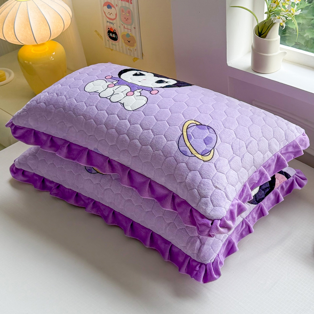 91家纺网 家纺一手货源 找家纺 莉迪娅 2026新款法兰绒花边枕套牛奶绒枕套韩版枕套 快乐宝贝紫