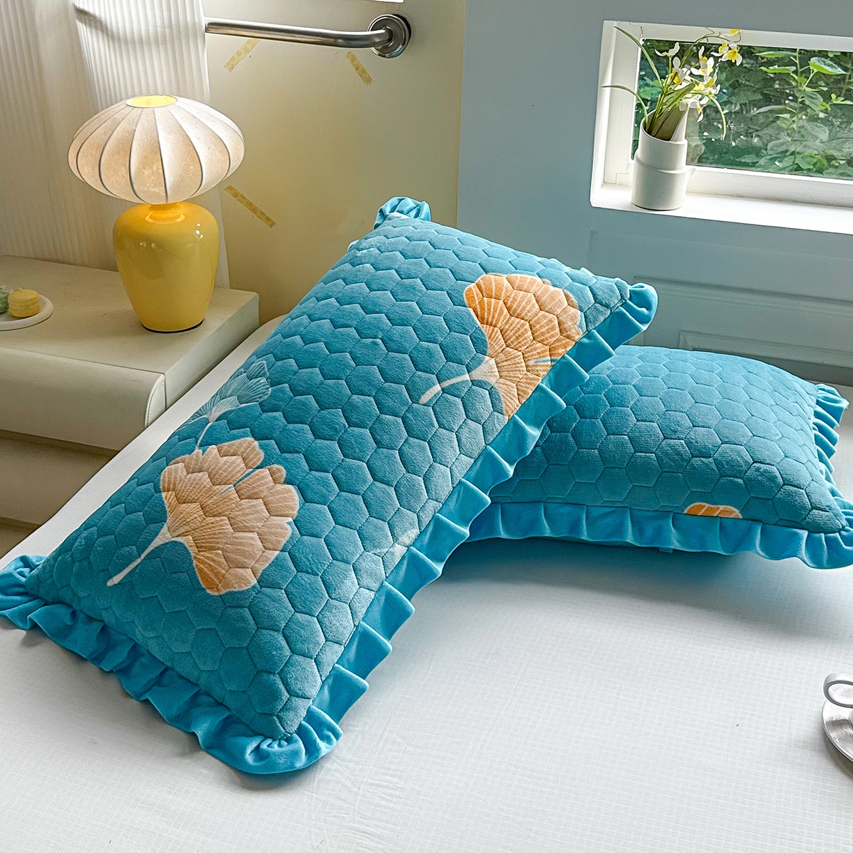 91家纺网 家纺一手货源 找家纺 莉迪娅 2026新款法兰绒花边枕套牛奶绒枕套韩版枕套 银杏叶