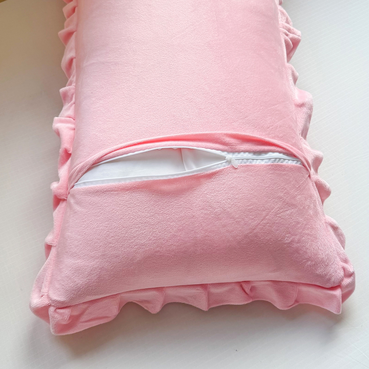 91家纺网 家纺一手货源 找家纺 莉迪娅 2026新款法兰绒花边枕套牛奶绒枕套韩版枕套 牡丹粉