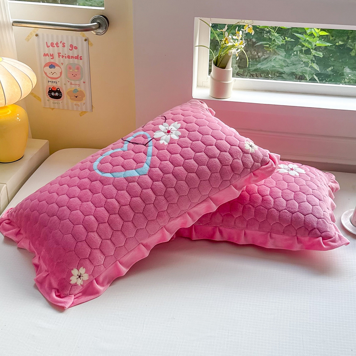 91家纺网 家纺一手货源 找家纺 莉迪娅 2026新款法兰绒花边枕套牛奶绒枕套韩版枕套 爱心粉