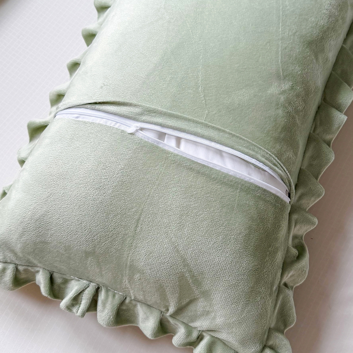 91家纺网 家纺一手货源 找家纺 莉迪娅 2026新款法兰绒花边枕套牛奶绒枕套韩版枕套 牡丹绿