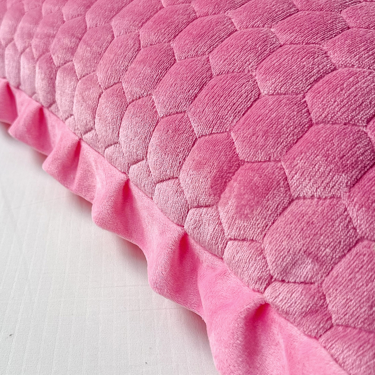 91家纺网 家纺一手货源 找家纺 莉迪娅 2026新款法兰绒花边枕套牛奶绒枕套韩版枕套 爱心粉