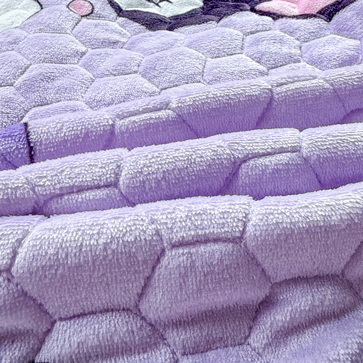 91家纺网 家纺一手货源 找家纺 莉迪娅 2026新款法兰绒花边枕套牛奶绒枕套韩版枕套 快乐宝贝紫