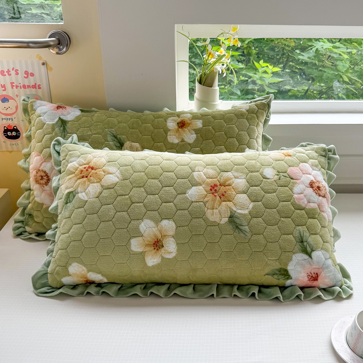 91家纺网 家纺一手货源 找家纺 莉迪娅 2026新款法兰绒花边枕套牛奶绒枕套韩版枕套 牡丹绿