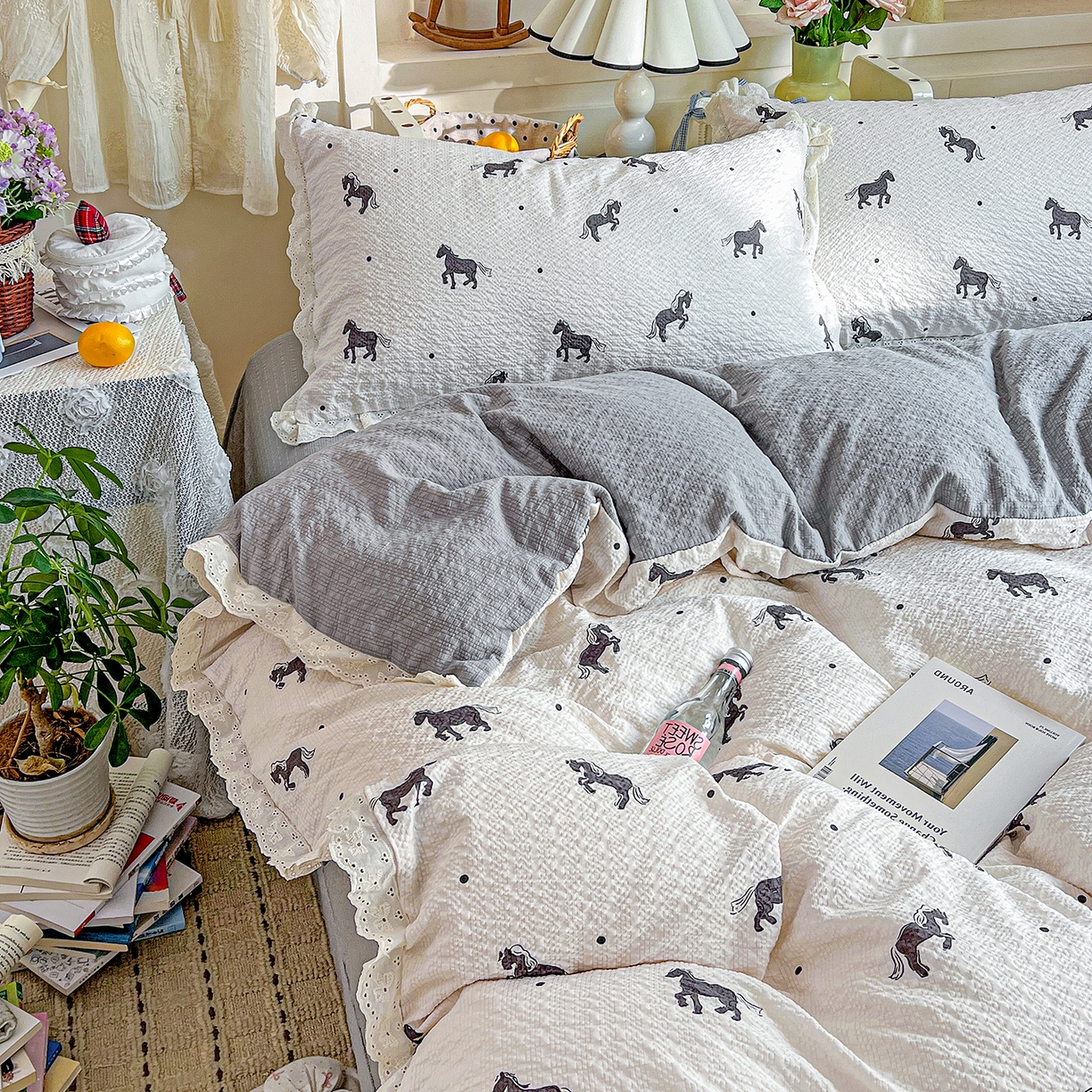 91家纺网 家纺一手货源 找家纺 瑞禾家纺 2026新款泡芙纱花边四件套 奶棕小马