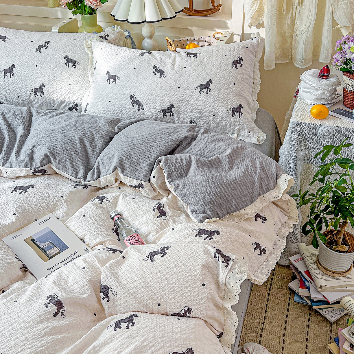 91家纺网 家纺一手货源 找家纺 瑞禾家纺 2026新款泡芙纱花边四件套 奶棕小马