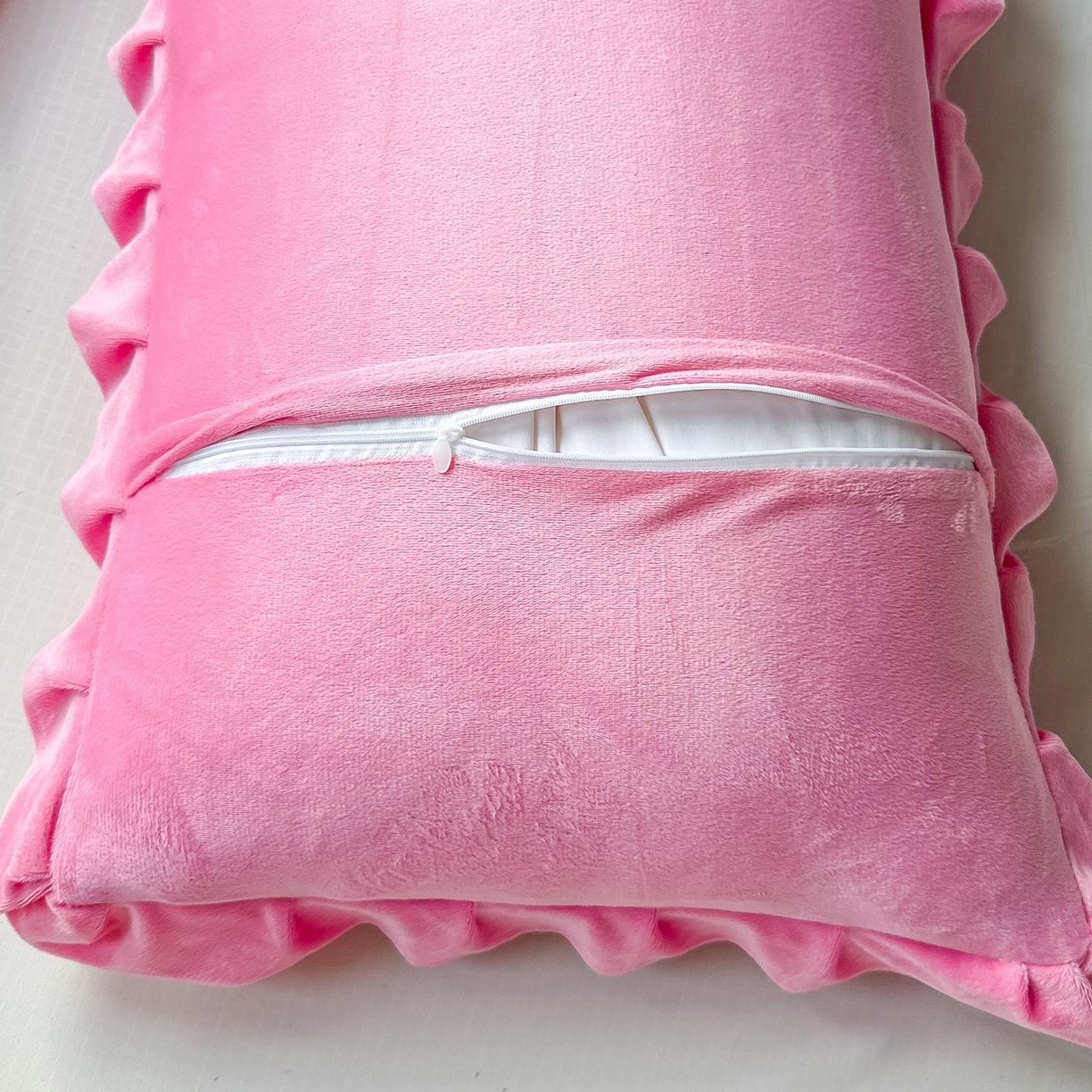 91家纺网 家纺一手货源 找家纺 莉迪娅 2026新款法兰绒花边枕套牛奶绒枕套韩版枕套 爱心粉