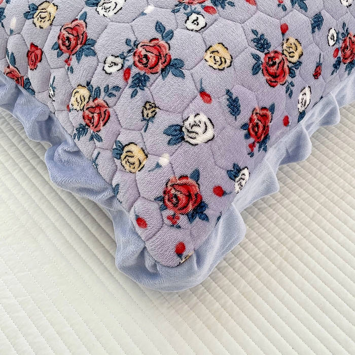 91家纺网 家纺一手货源 找家纺 莉迪娅 2026新款法兰绒花边枕套牛奶绒枕套韩版枕套 玫瑰园