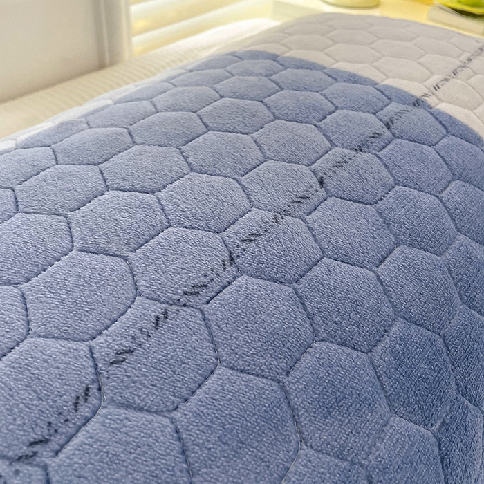 91家纺网 家纺一手货源 找家纺 莉迪娅 2026新款法兰绒花边枕套牛奶绒枕套韩版枕套 大格调