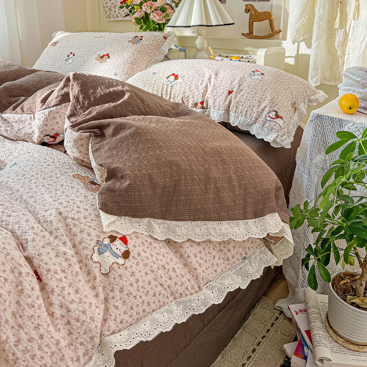 91家纺网 家纺一手货源 找家纺 瑞禾家纺 2026新款泡芙纱花边四件套 小欢喜