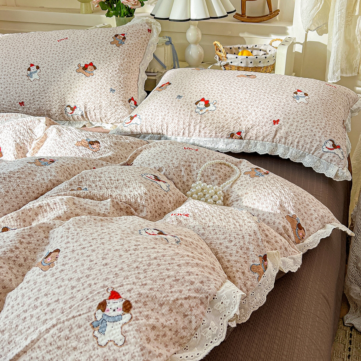 91家纺网 家纺一手货源 找家纺 瑞禾家纺 2026新款泡芙纱花边四件套 小欢喜