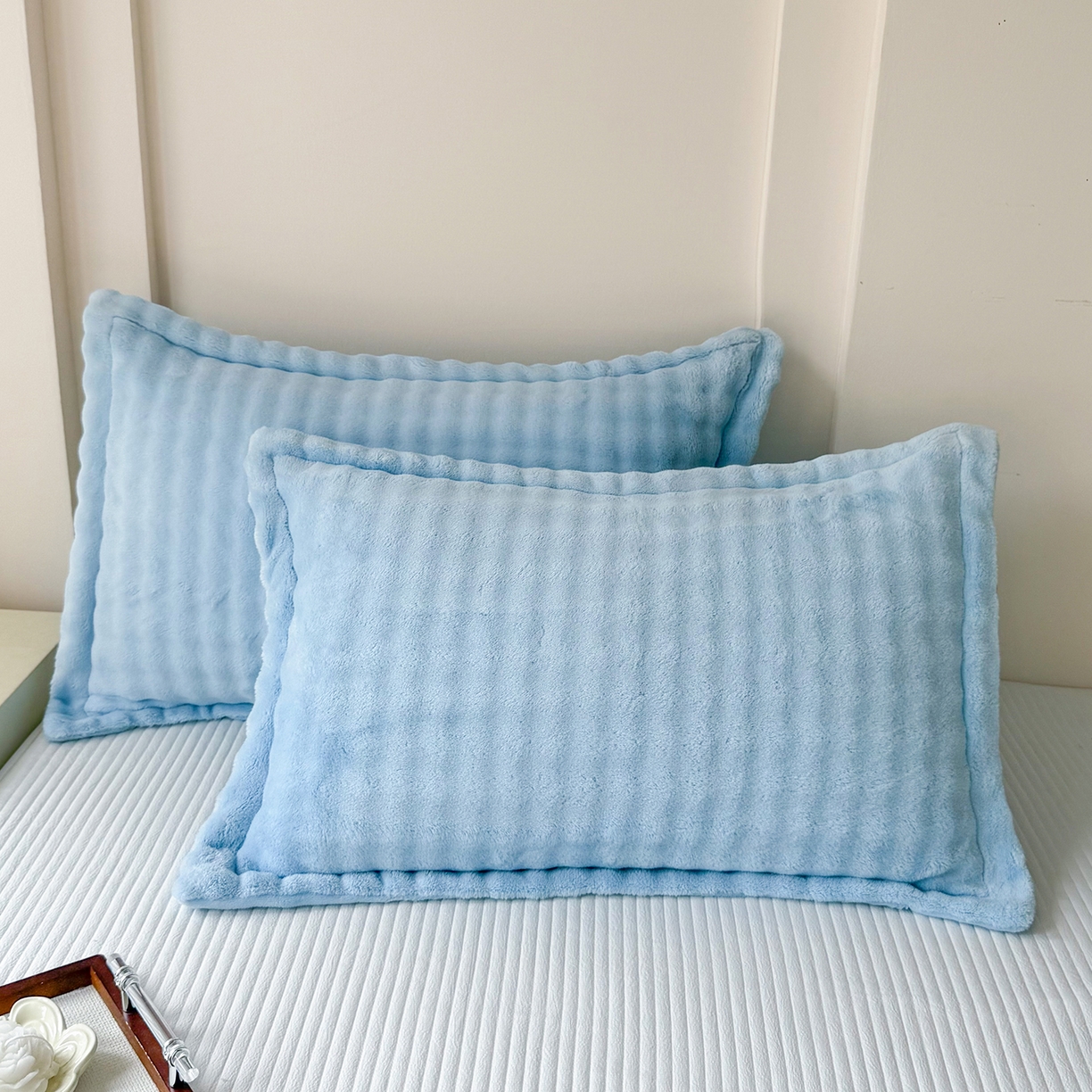 91家纺网 家纺一手货源 找家纺 莉迪娅 2026新款高克重牛奶绒纯色枕套 天空兰