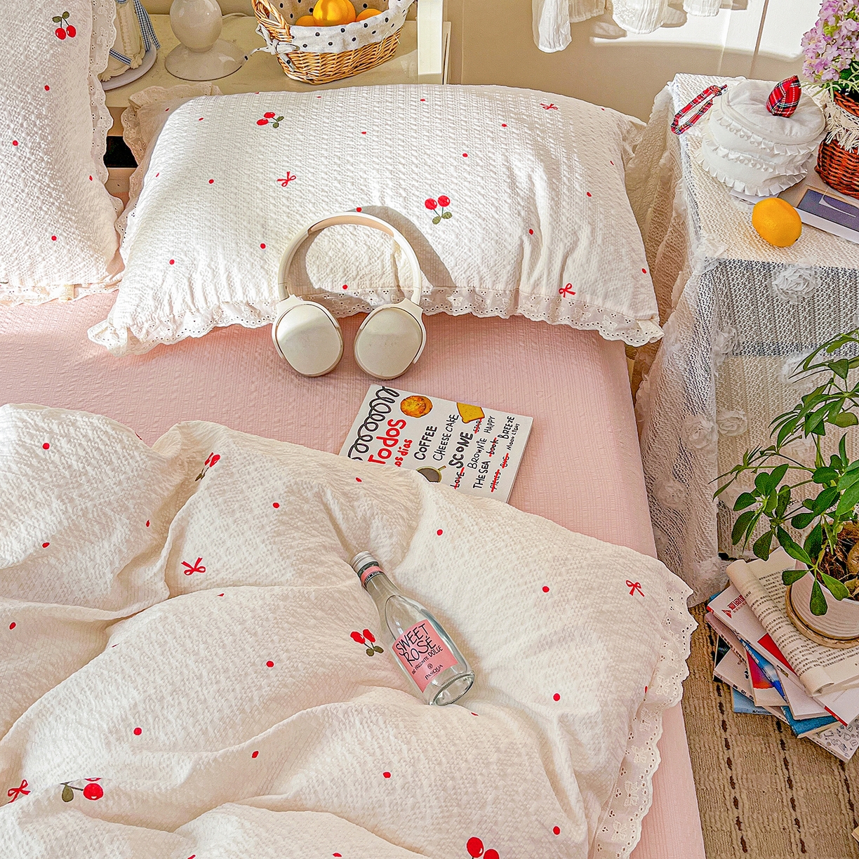 91家纺网 家纺一手货源 找家纺 瑞禾家纺 2026新款泡芙纱花边四件套 樱桃布丁