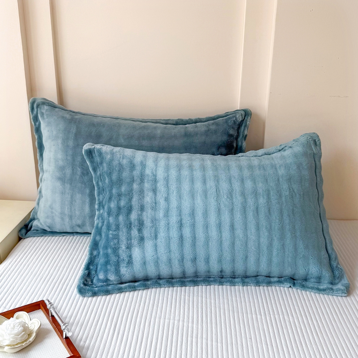 91家纺网 家纺一手货源 找家纺 莉迪娅 2026新款高克重牛奶绒纯色枕套 兰灰