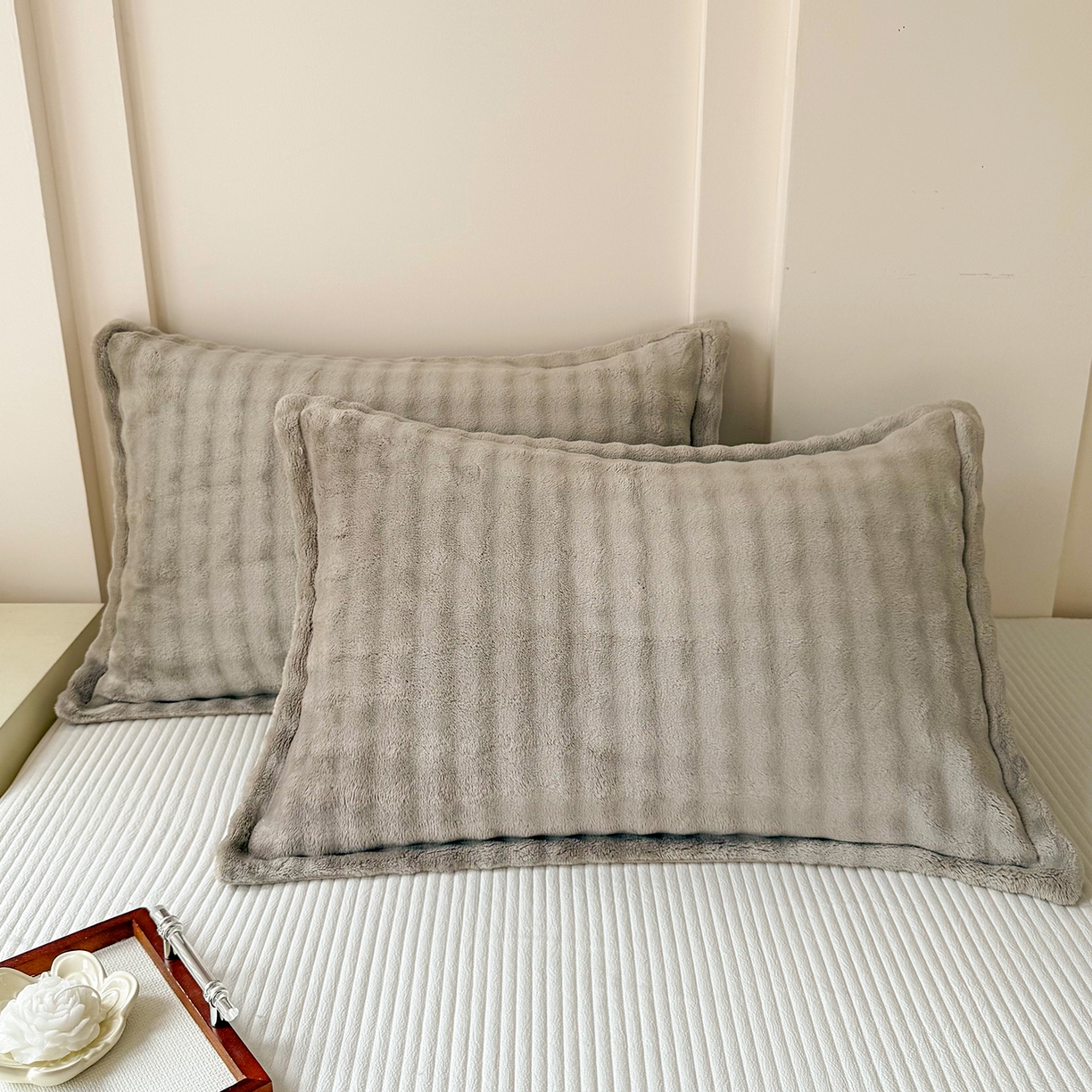莉迪娅 2026新款高克重牛奶绒纯色枕套 高级灰