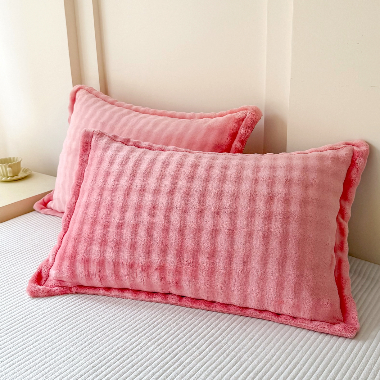 91家纺网 家纺一手货源 找家纺 莉迪娅 2026新款高克重牛奶绒纯色枕套 桃红