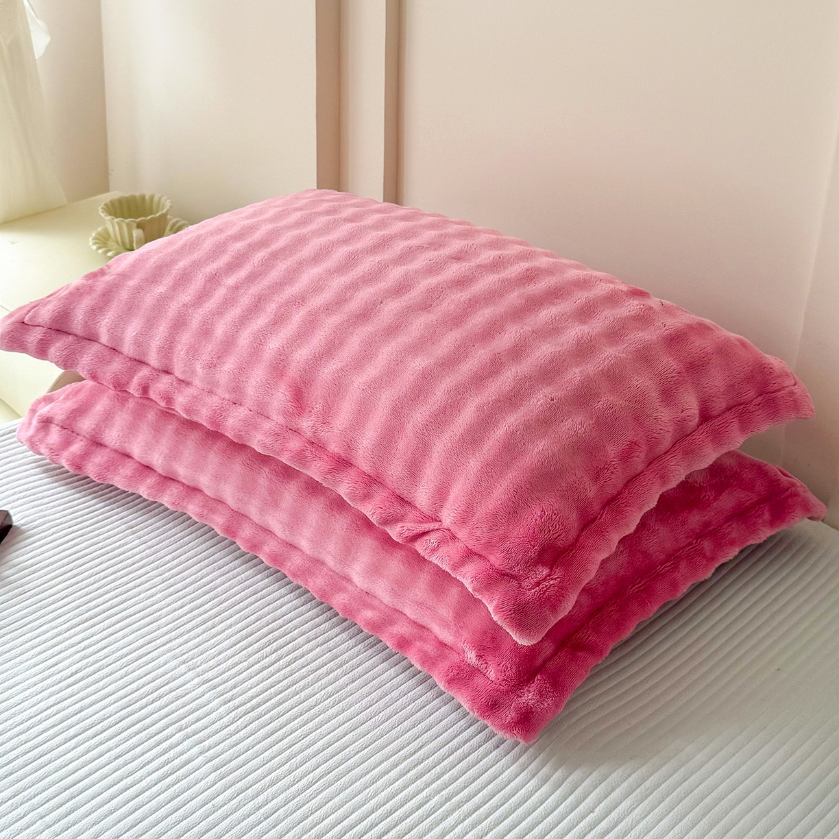 91家纺网 家纺一手货源 找家纺 莉迪娅 2026新款高克重牛奶绒纯色枕套 梅红