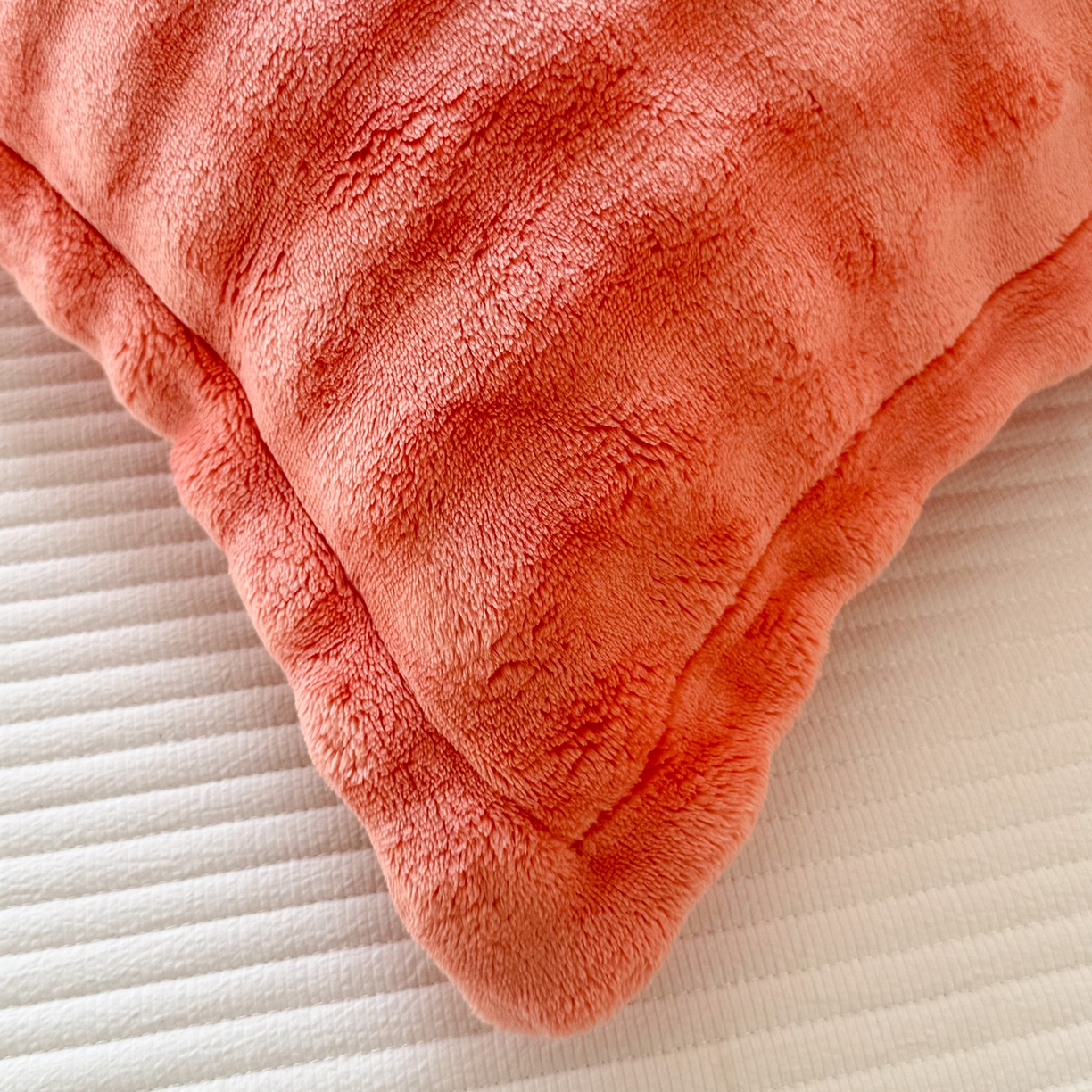 91家纺网 家纺一手货源 找家纺 莉迪娅 2026新款高克重牛奶绒纯色枕套 浅橘