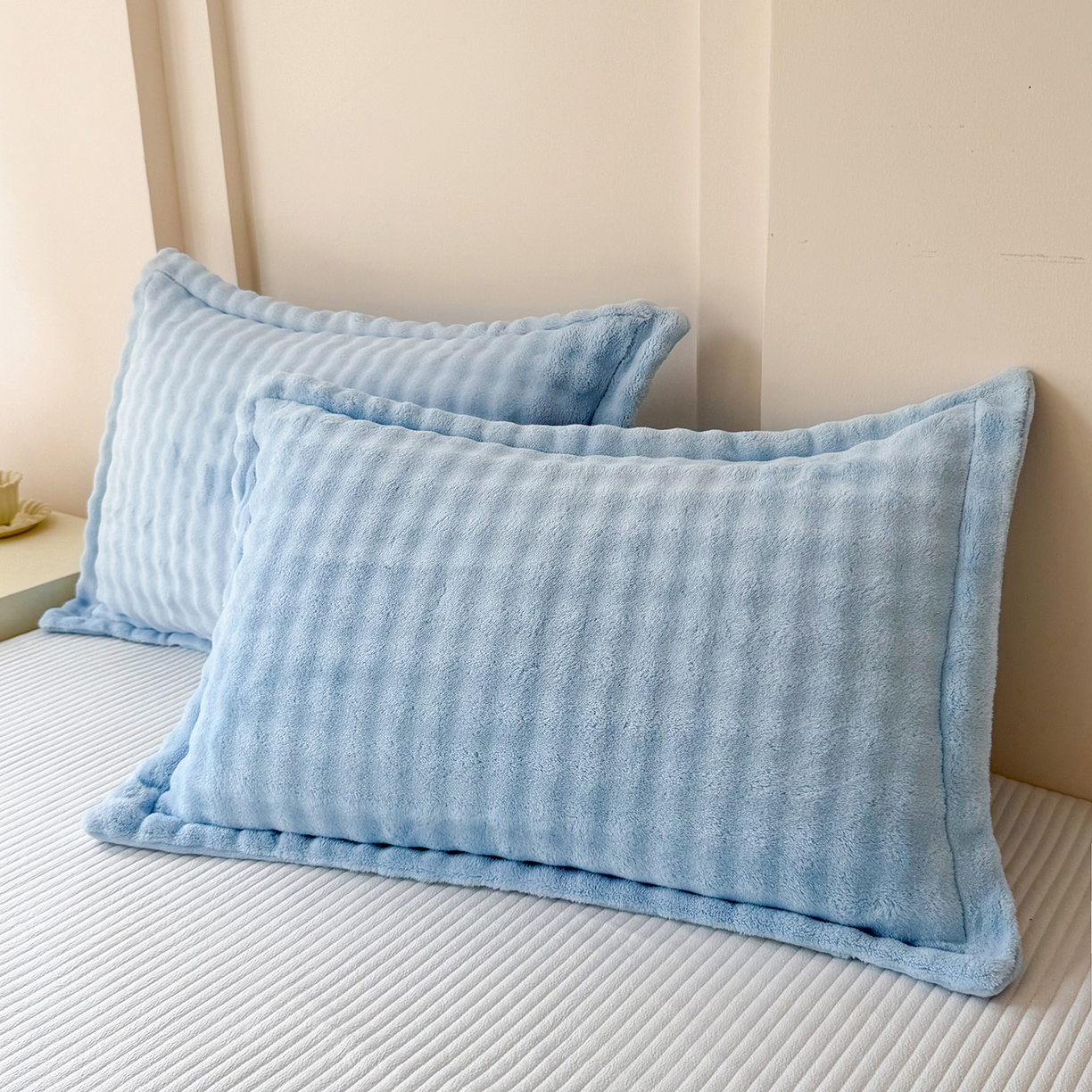 91家纺网 家纺一手货源 找家纺 莉迪娅 2026新款高克重牛奶绒纯色枕套 天空兰