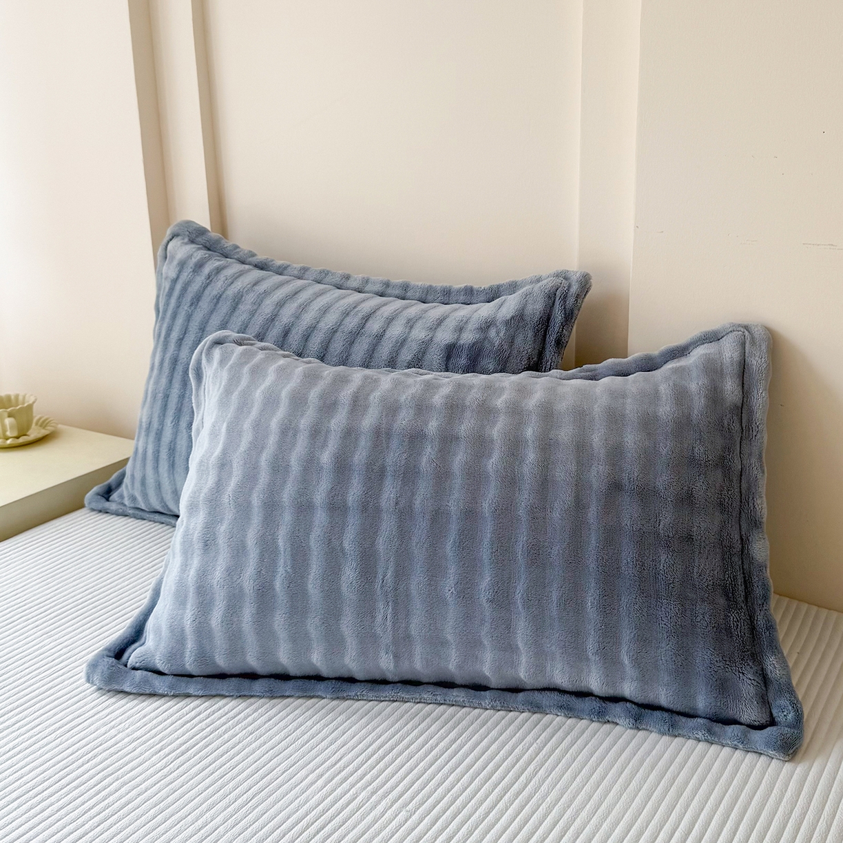 91家纺网 家纺一手货源 找家纺 莉迪娅 2026新款高克重牛奶绒纯色枕套 湖兰