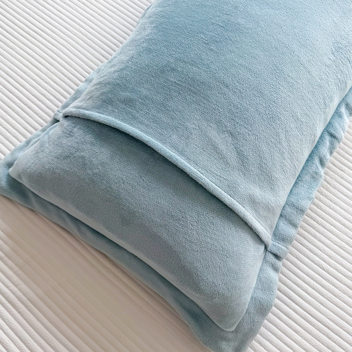 91家纺网 家纺一手货源 找家纺 莉迪娅 2026新款高克重牛奶绒纯色枕套 兰灰