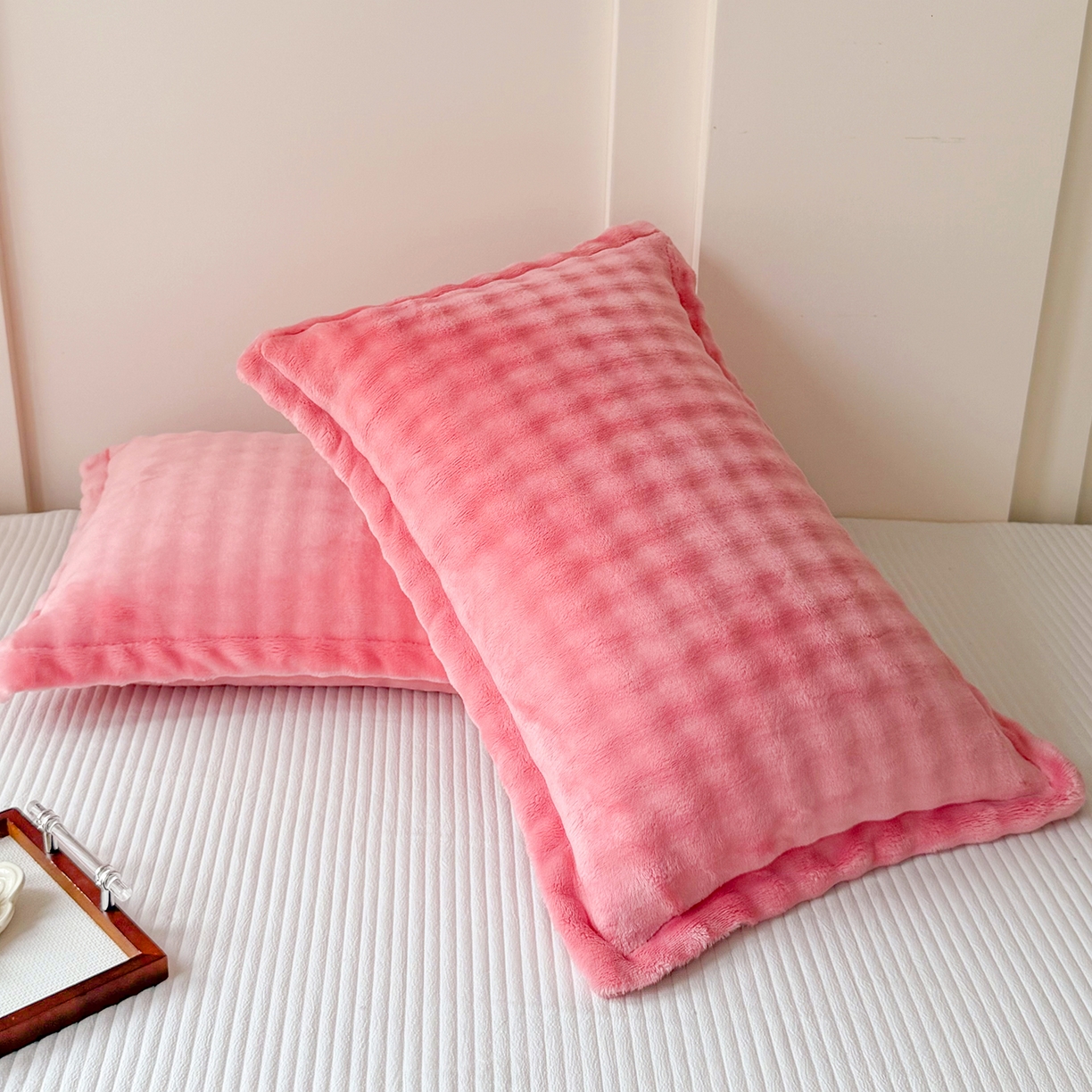 91家纺网 家纺一手货源 找家纺 莉迪娅 2026新款高克重牛奶绒纯色枕套 桃红