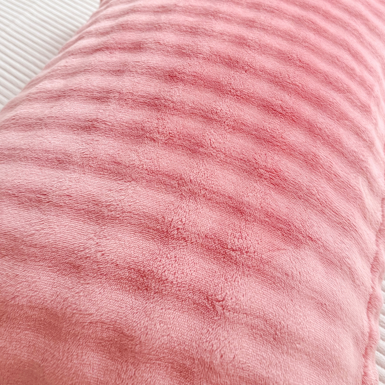 91家纺网 家纺一手货源 找家纺 莉迪娅 2026新款高克重牛奶绒纯色枕套 桃红