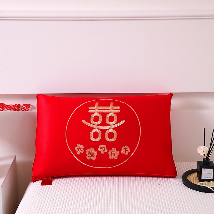 91家纺网 家纺一手货源 找家纺 （总）莉迪娅 2026新款大红枕头婚庆枕芯结婚婚礼喜庆枕头枕芯