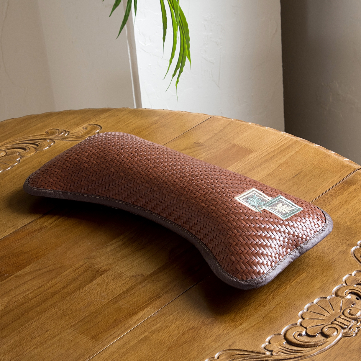 91家纺网 家纺一手货源 找家纺 莉迪娅 2026新款pe高分子凉感荞麦枕枕头枕芯 pe枫叶颈椎枕咖