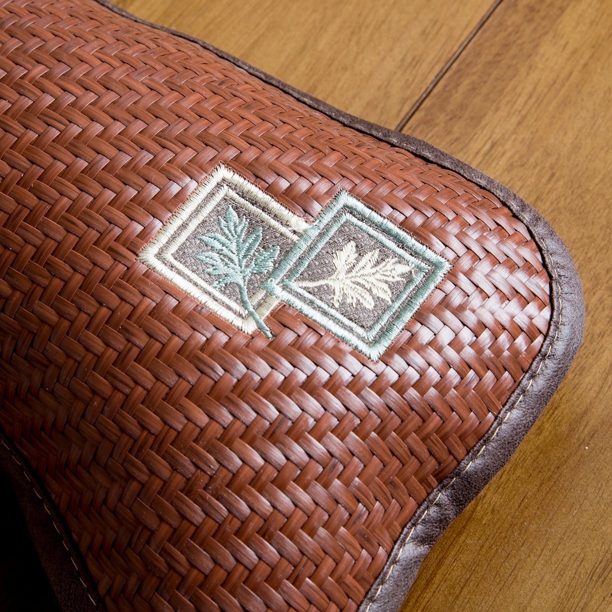 91家纺网 家纺一手货源 找家纺 莉迪娅 2026新款pe高分子凉感荞麦枕枕头枕芯 pe枫叶颈椎枕咖