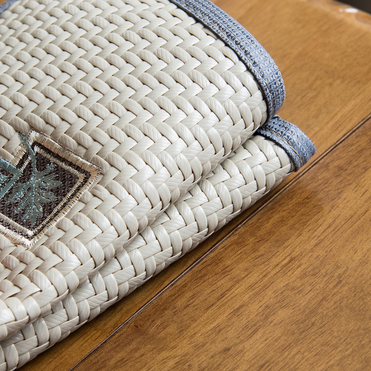 91家纺网 家纺一手货源 找家纺 莉迪娅 2026新款pe高分子凉感荞麦枕枕头枕芯 pe枫叶颈椎枕黄