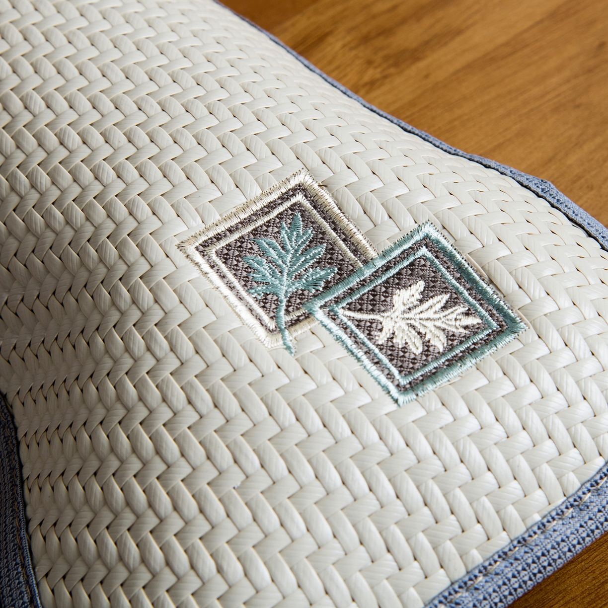 91家纺网 家纺一手货源 找家纺 莉迪娅 2026新款pe高分子凉感荞麦枕枕头枕芯 pe枫叶颈椎枕黄