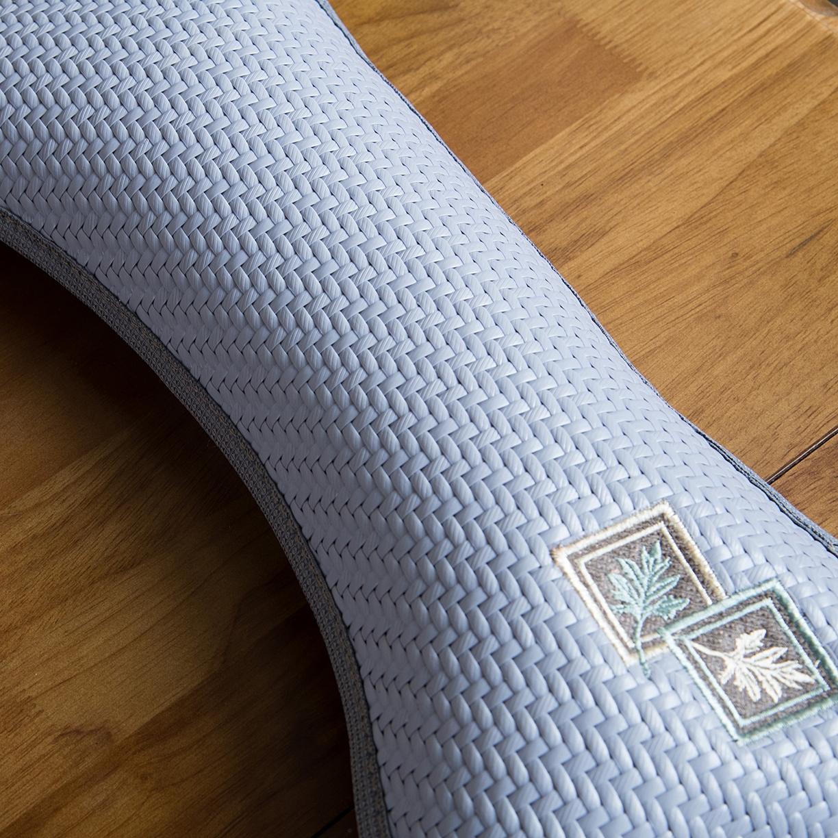 91家纺网 家纺一手货源 找家纺 莉迪娅 2026新款pe高分子凉感荞麦枕枕头枕芯 pe枫叶颈椎枕蓝