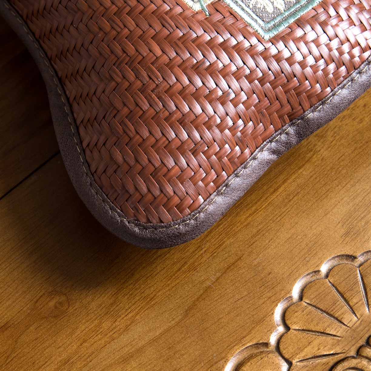 91家纺网 家纺一手货源 找家纺 莉迪娅 2026新款pe高分子凉感荞麦枕枕头枕芯 pe枫叶颈椎枕咖